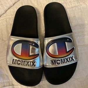 women 10 champion slides